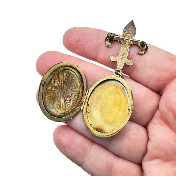 Antique Sterling Silver Yellow Guilloche Fleur De Lis Picture Locket Pin Brooch - Picture 6 of 7